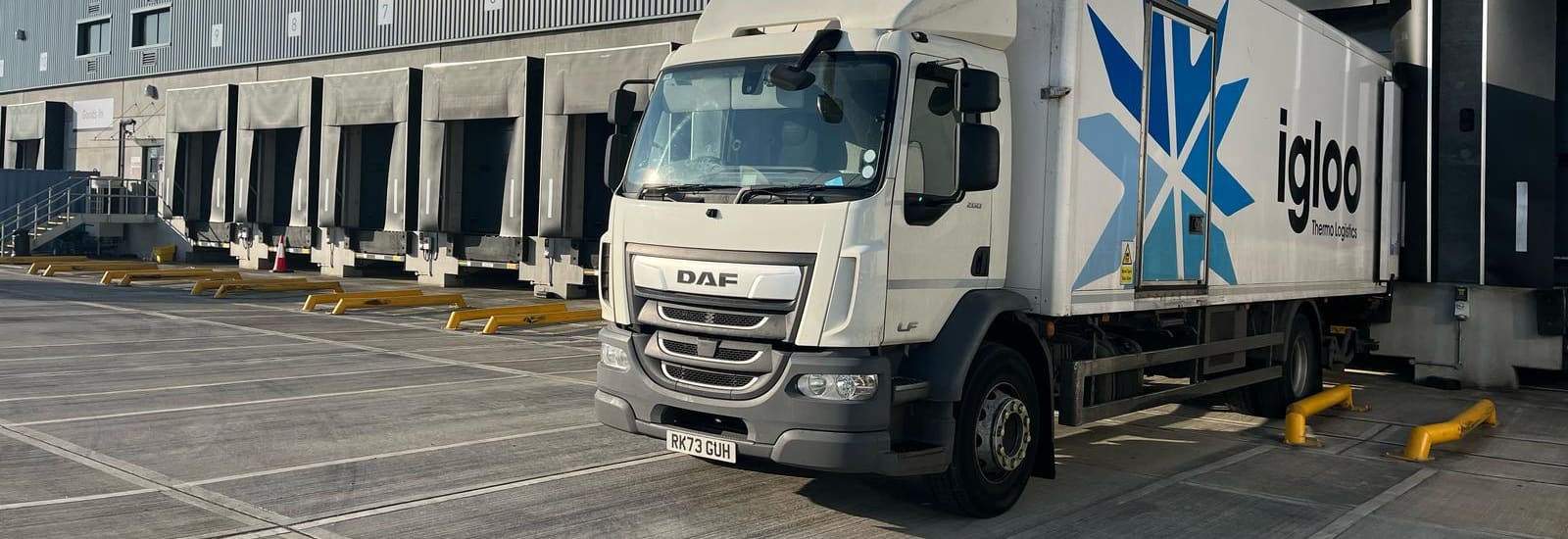 Igloo 18-tonne rigid on the dock at a retail distribution centre